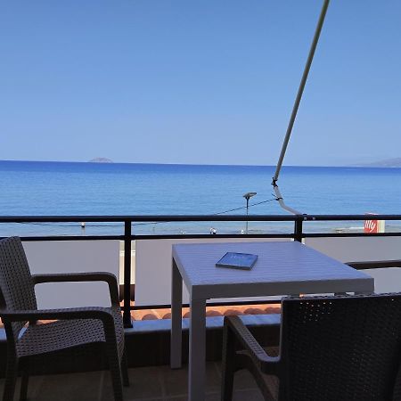Villa Golden Ammos Sea View 칼라마키 외부 사진