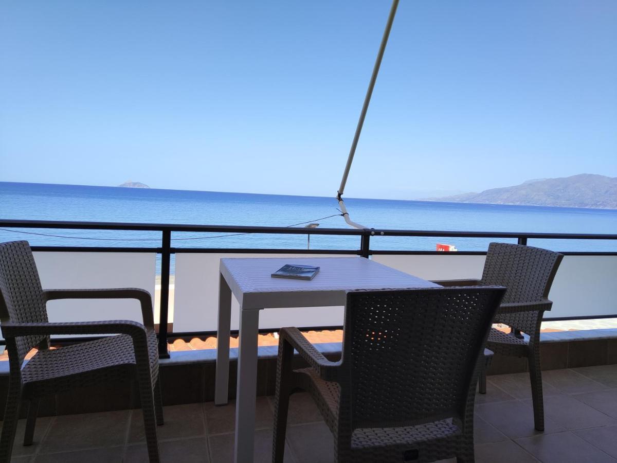 Villa Golden Ammos Sea View 칼라마키 외부 사진