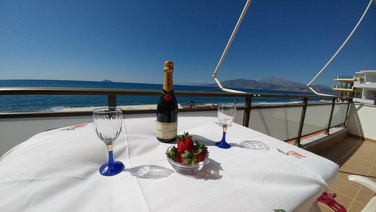 Villa Golden Ammos Sea View 칼라마키 외부 사진