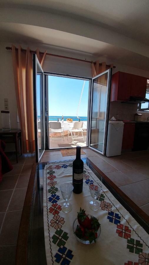 Villa Golden Ammos Sea View 칼라마키 외부 사진